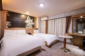 Quarto duplo standard | Roupas de cama premium, edredons de pluma