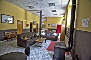 Coin salon dans le hall