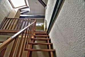 Chambre Quadruple, salle de bains commune (Trasgu)