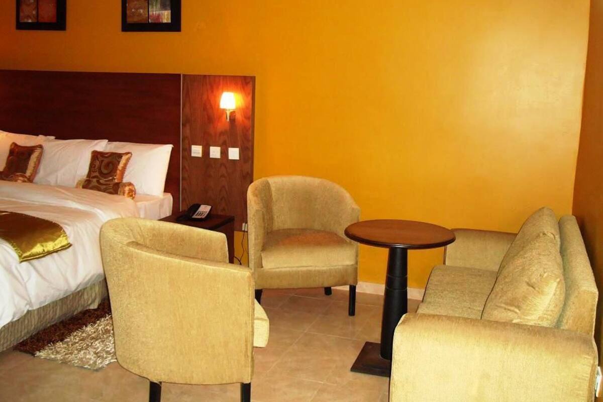 Executive Room | Living area | Flat-screen TV