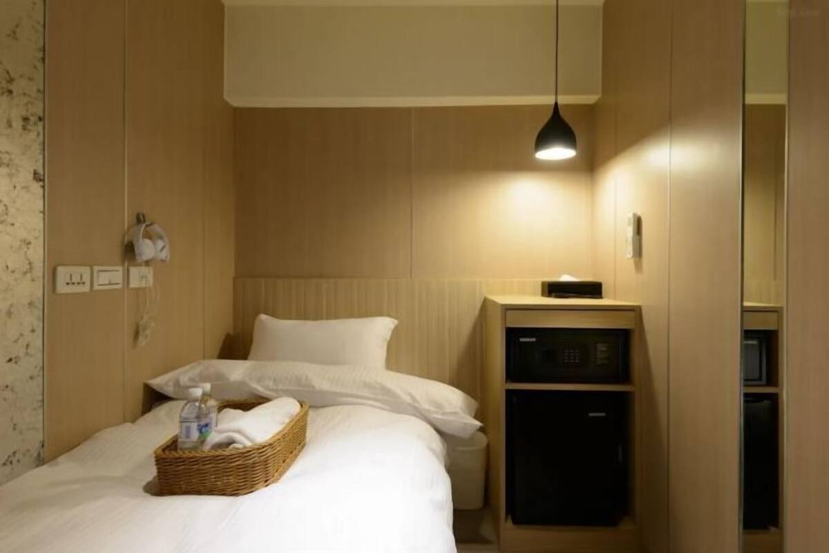 In-room safe, blackout drapes, soundproofing, WiFi (free)