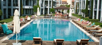 Side Garden Residence