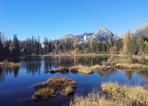 Escape to a serene lakeside haven with breathtaking mountain views.