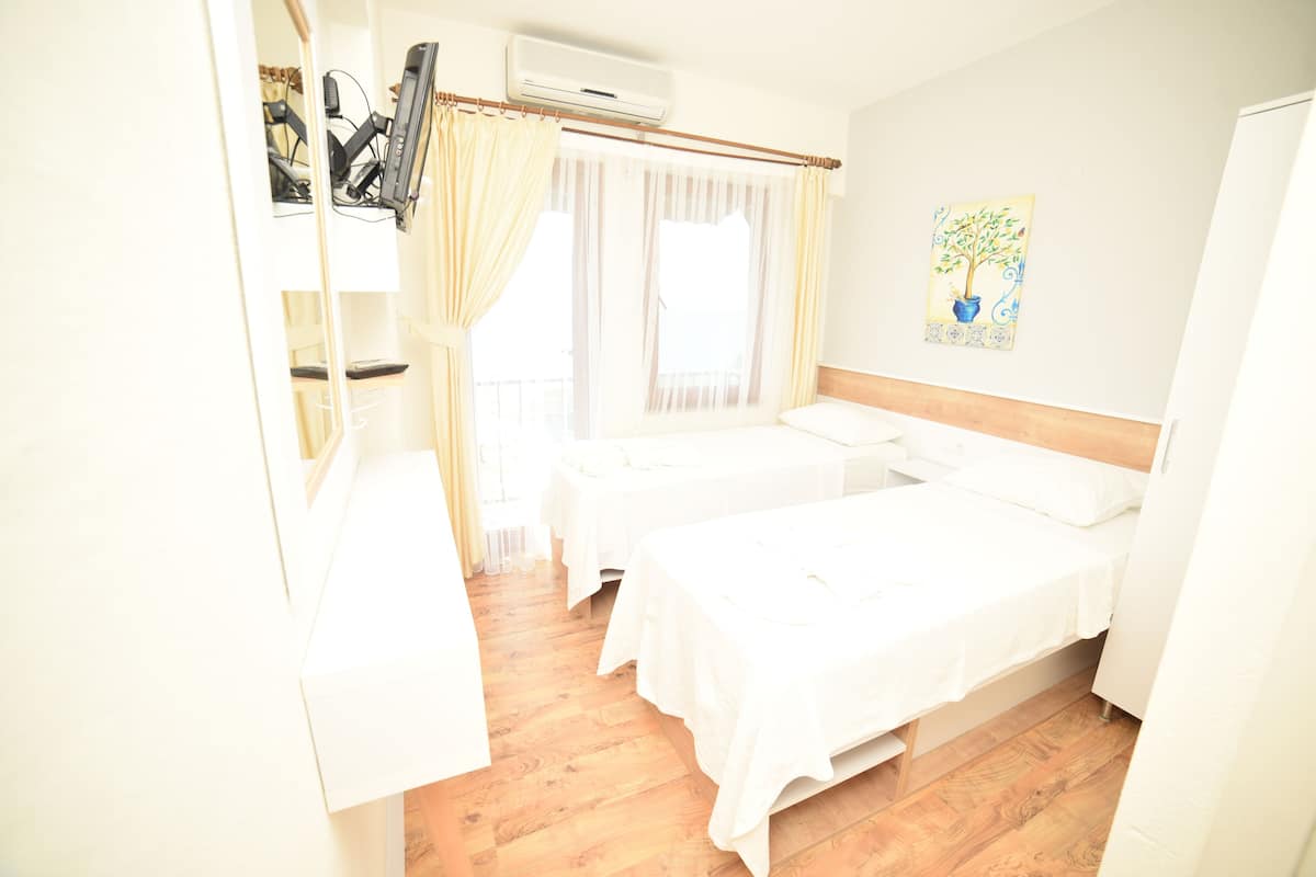 Twin Room, Balcony, Sea View | Premium bedding, desk, blackout drapes, soundproofing