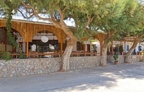 Breakfast, lunch and dinner served - Gerani Studios (Astypalaia)