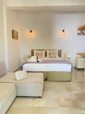 Superior Studio Suite | Pillowtop beds, desk, iron/ironing board, free WiFi - Gerani Studios (Astypalaia)