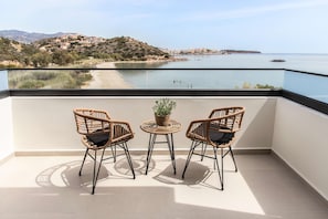 Roupas de cama premium, cofres nos quartos, individualmente decorados