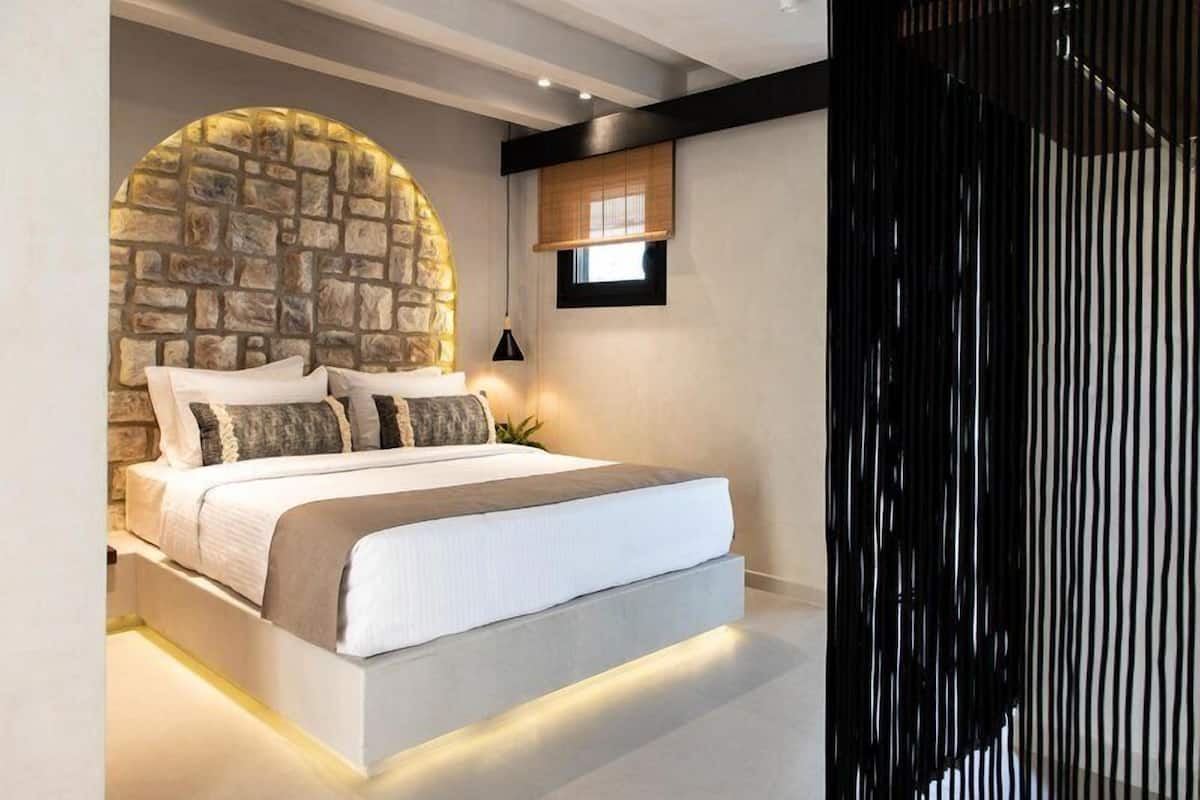 Premium bedding, in-room safe, soundproofing, iron/ironing board