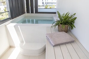 Maisonet with Outdoor Plunge Pool | Terrasse/gårdhave