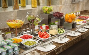 Sarapan dan makan malam dihidangkan, masakan antarabangsa 