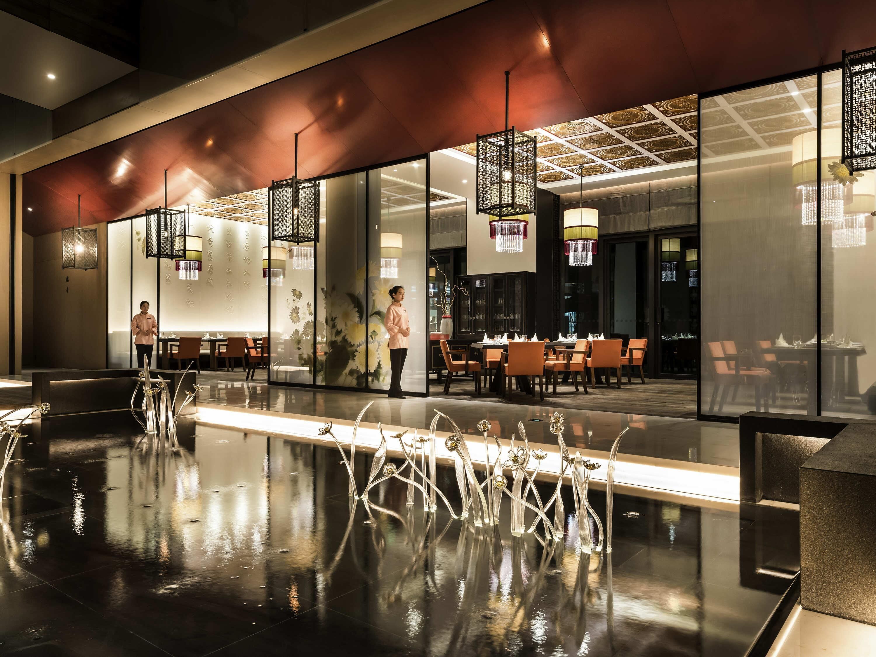 2 restaurants, breakfast, lunch, dinner served; chinese cuisine