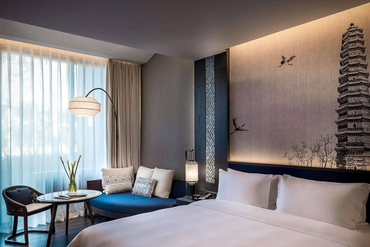 Ropa de cama de alta calidad y minibar 