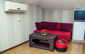 Standard Double Room | In-room safe, blackout drapes, soundproofing, free WiFi - Hotel Flamingo (Tbilisi)