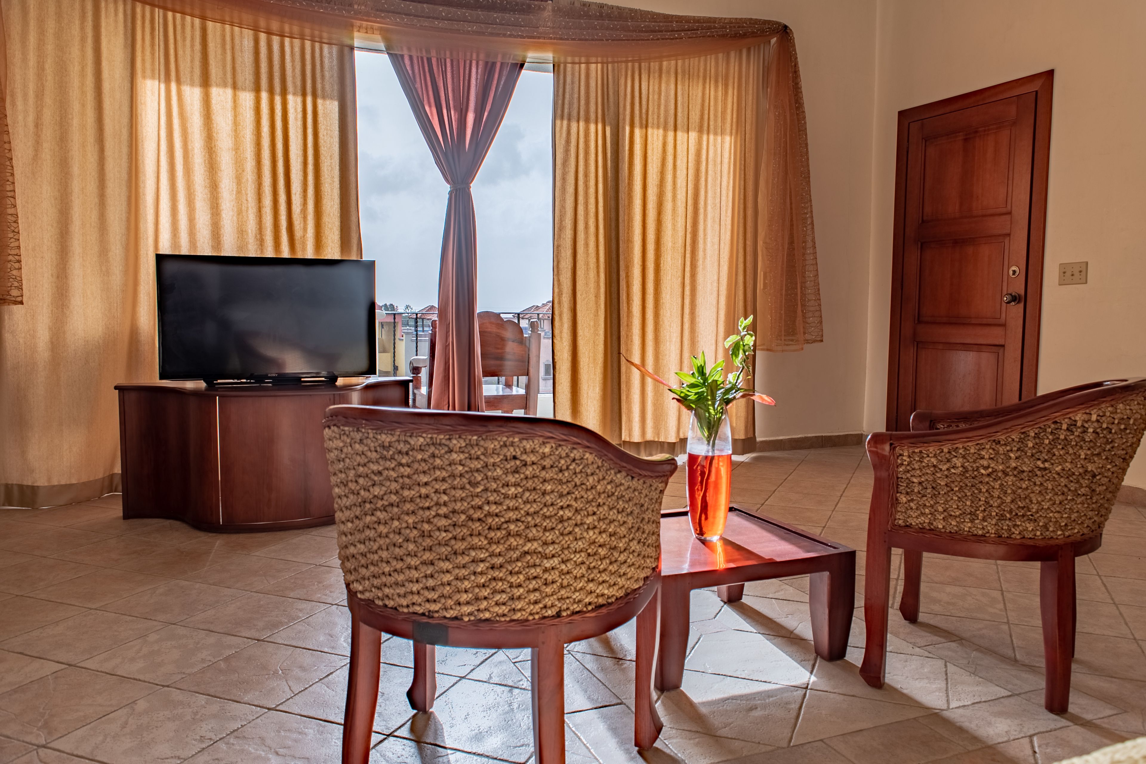 32-inch tv with cable channels