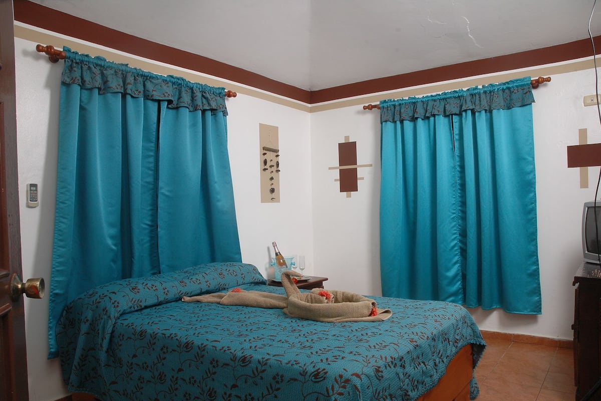 Double Queen Room | In-room safe, blackout drapes, rollaway beds, free WiFi