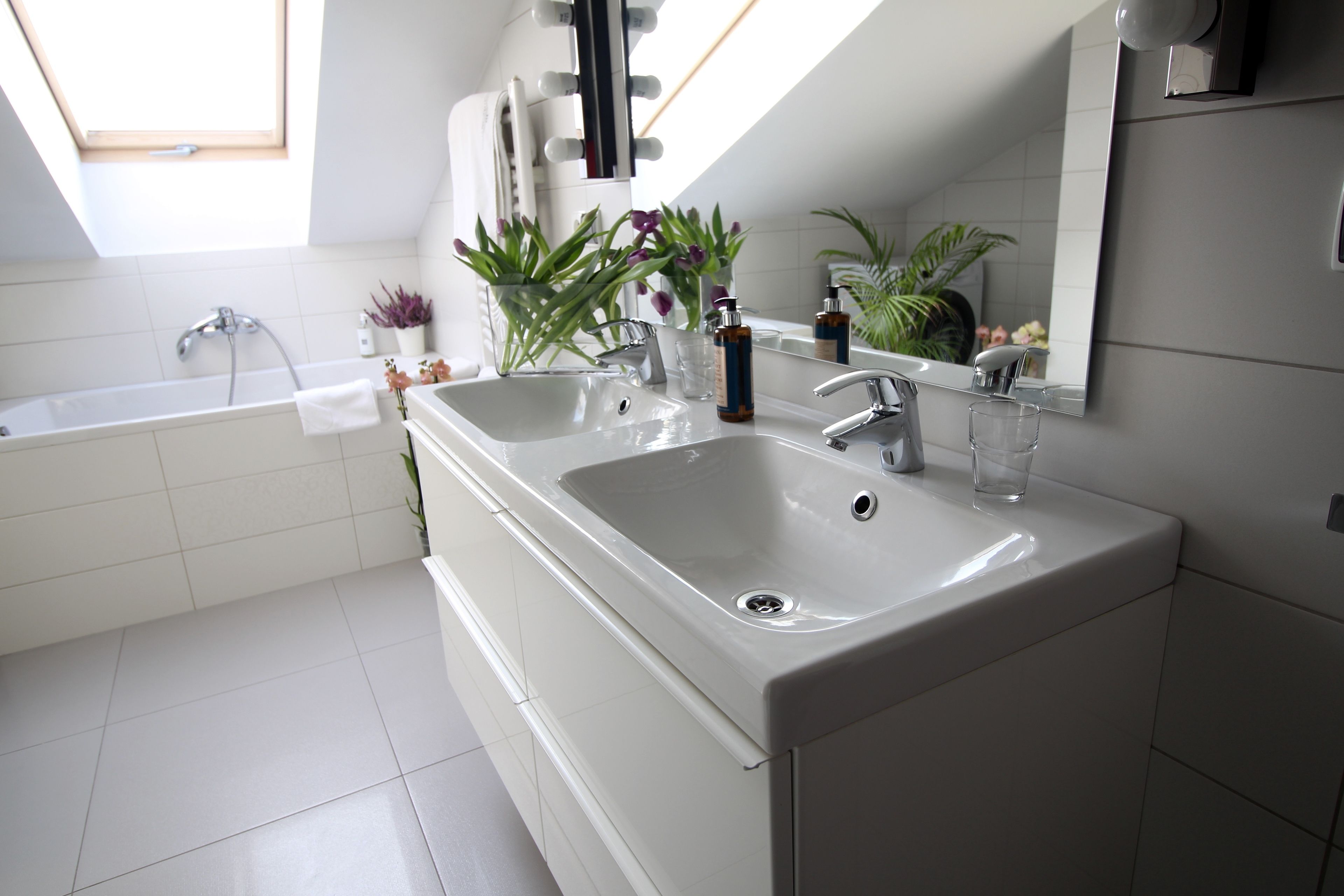 suite | bathroom | shower, bathrobes, slippers, towels