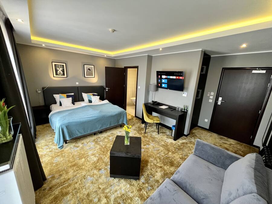 Superior Room | In-room safe, blackout drapes, soundproofing, free cribs/infant beds