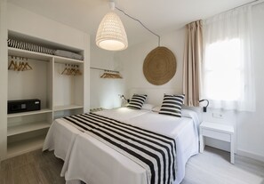 Down duvets, minibar, desk, blackout curtains - FERGUS Club Europa (Calvia)