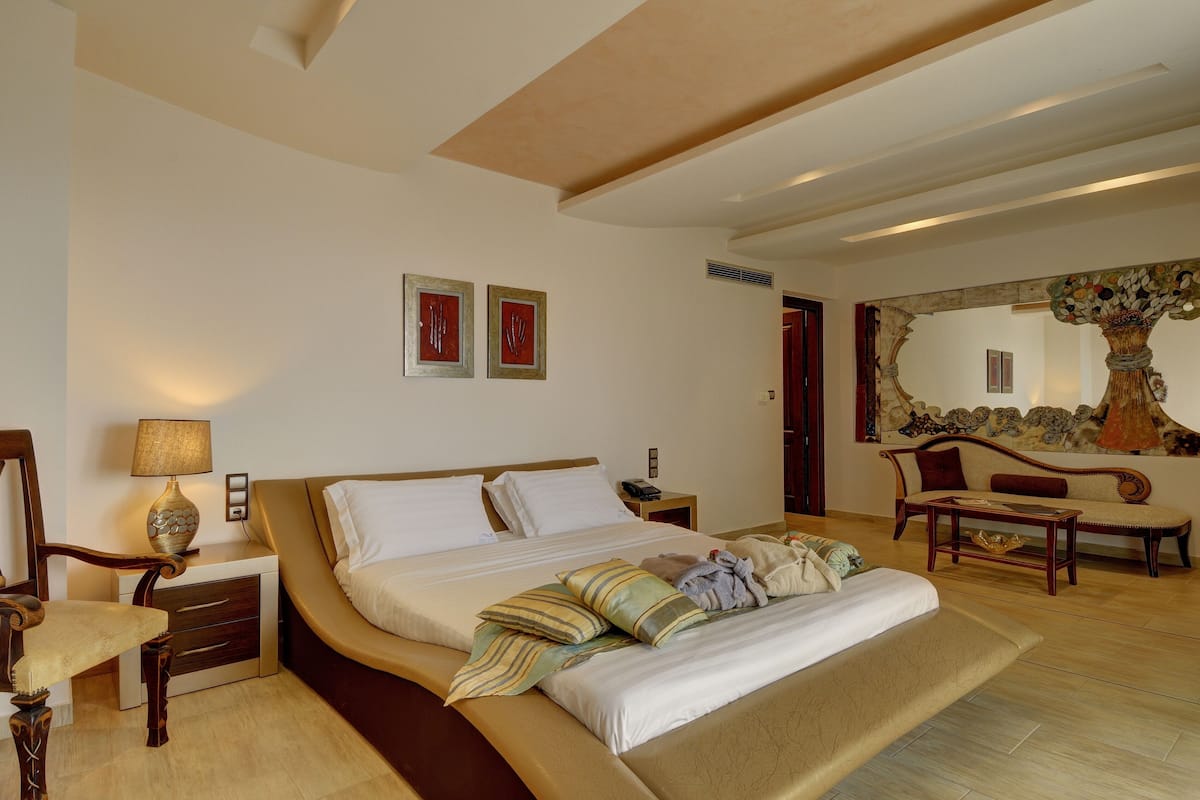 Luxury Suite, 1 Bedroom | Premium bedding, free minibar items, in-room safe