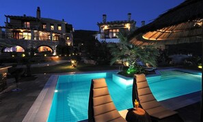 Indoor pool, seasonal outdoor pool - Iakovakis Suites & Spa (South Pelion)