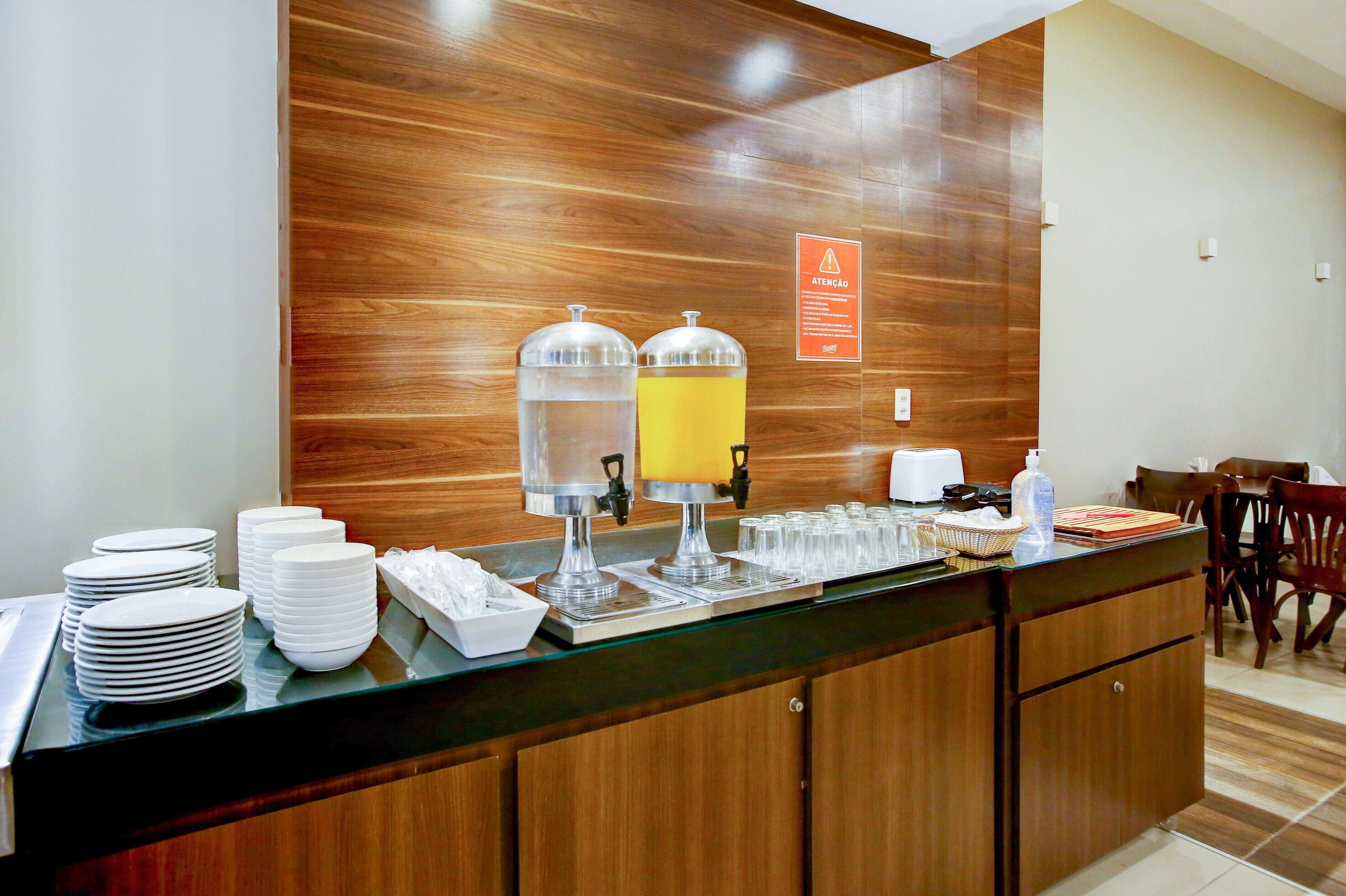 daily buffet breakfast (brl 42.90 per person)