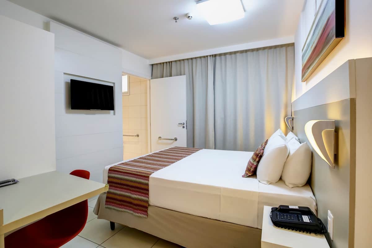 standard double room, accessible | 1 bedroom, minibar, in-room safe, desk