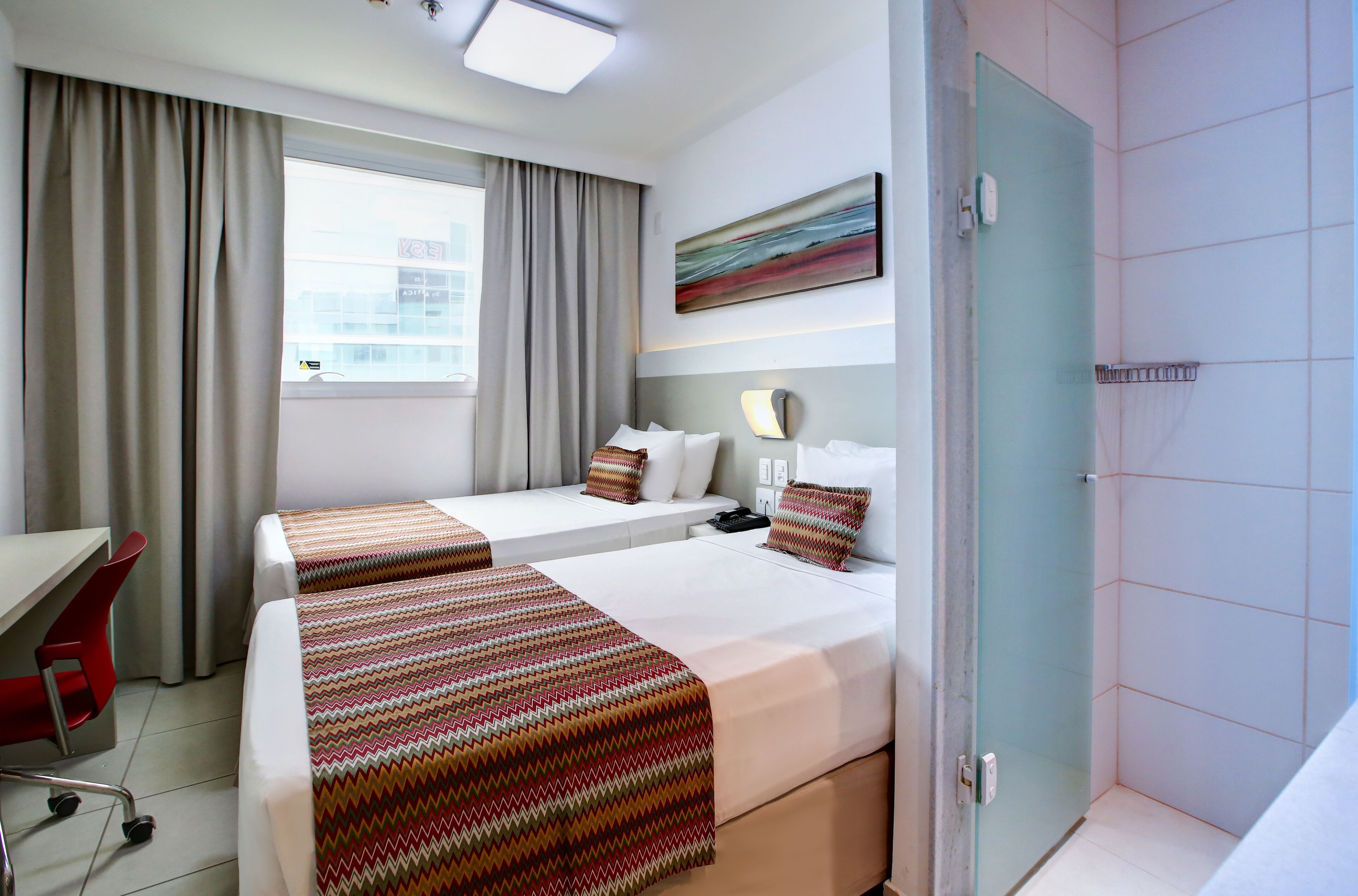 standard twin room, 2 single beds | 1 bedroom, minibar, in-room safe, desk