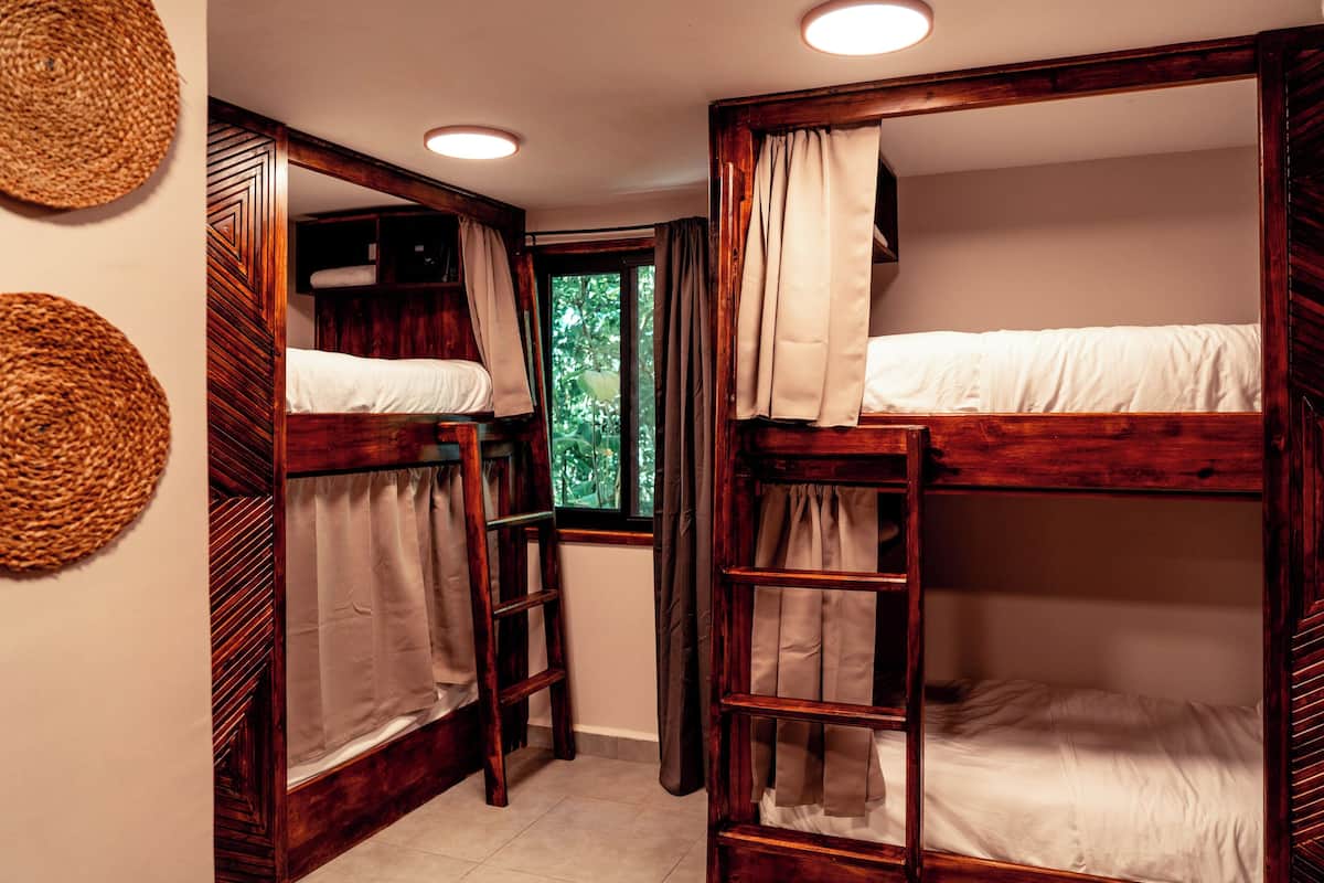 Bed in 10-Bed Dorm with AC | Kapsul