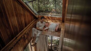 Rooftop Terrace Jungle Immersion with AC | Architectuur