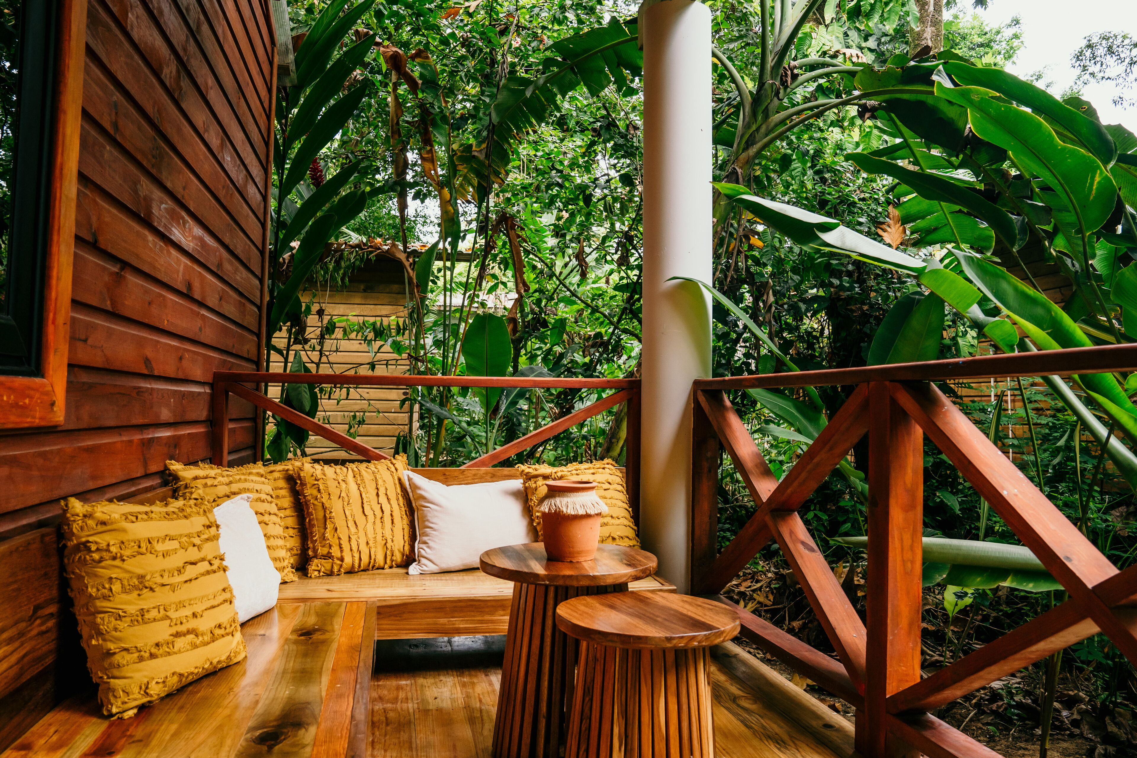 Double Queen Bungalow with AC | Ausblick vom Zimmer