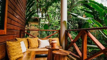 Double Queen Bungalow with AC | Ausblick vom Zimmer