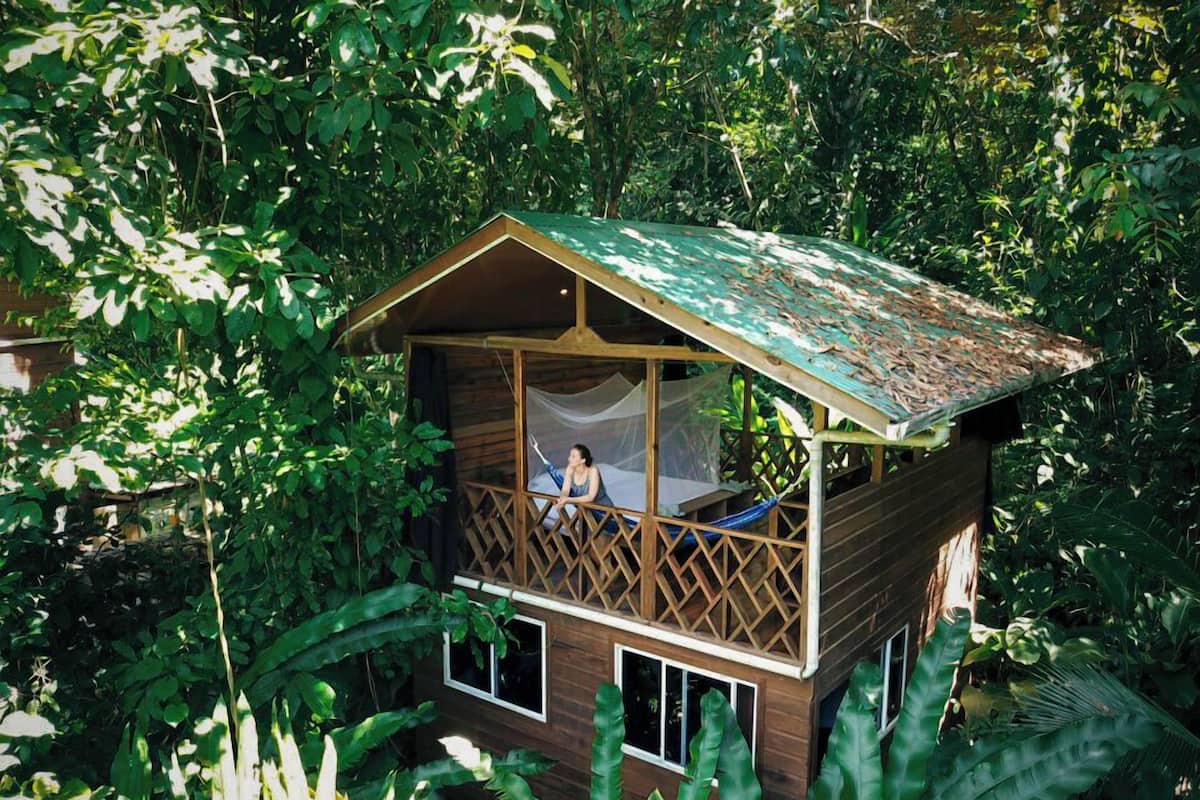 Dihias secara berasingan, dilengkapkan perabot secara berasingan