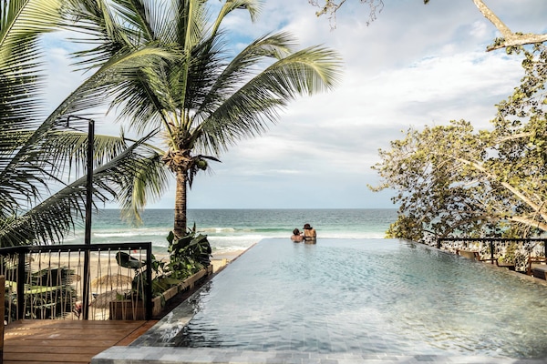 Kolam renang outdoor