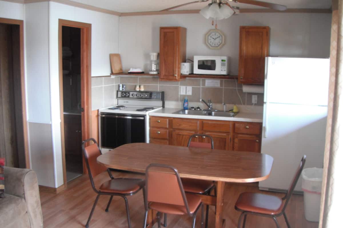 Traditional Quadruple Room, 3 Bedrooms, Lake View | Private kitchen