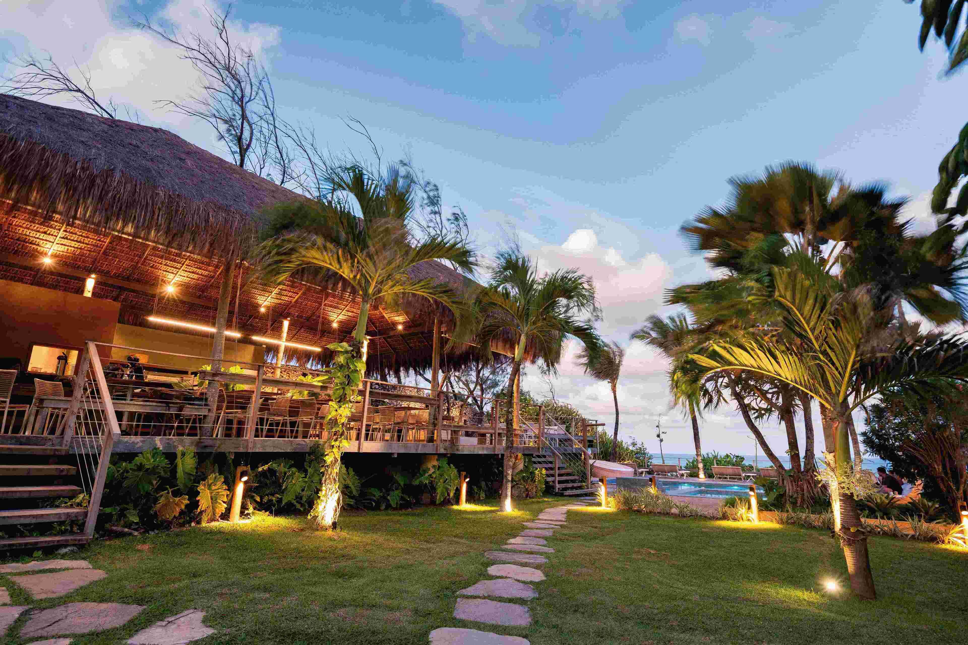 Breakfast and lunch served