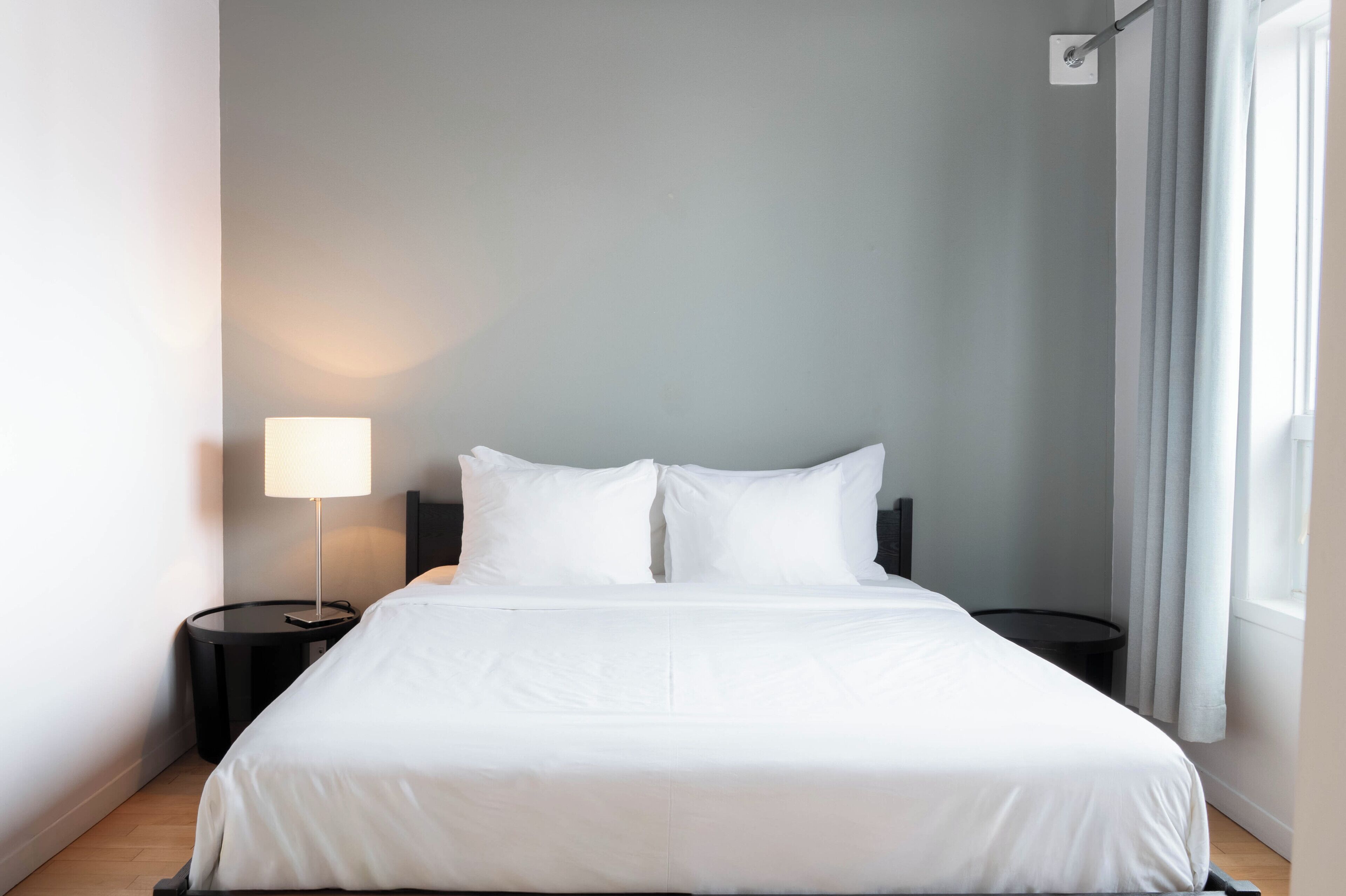 Grand Studio , Adjacent Building ,1 Double Bed , Kitchenette