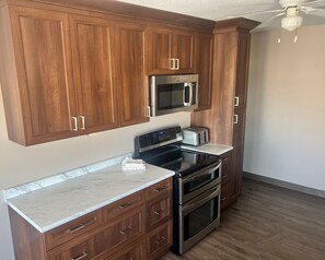 House, 3 Bedrooms, Bay View | Private kitchen