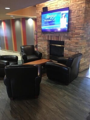 Lounge - Howey Bay Motel & Restaurant (Red Lake)