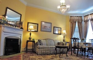 Living room - Wilson House Bed & Breakfast (Baltimore)