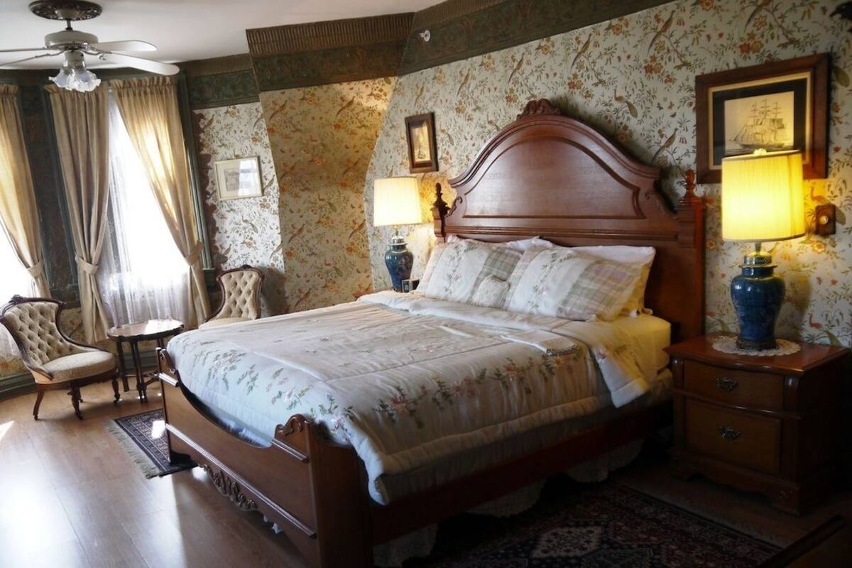特級套房, 1 間臥室, 城市景 (Master Suite) | 書桌、熨斗/熨衫板、免費 Wi-Fi、獨特設計