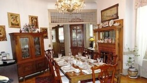 فطور كامل مجانًا يوميًا