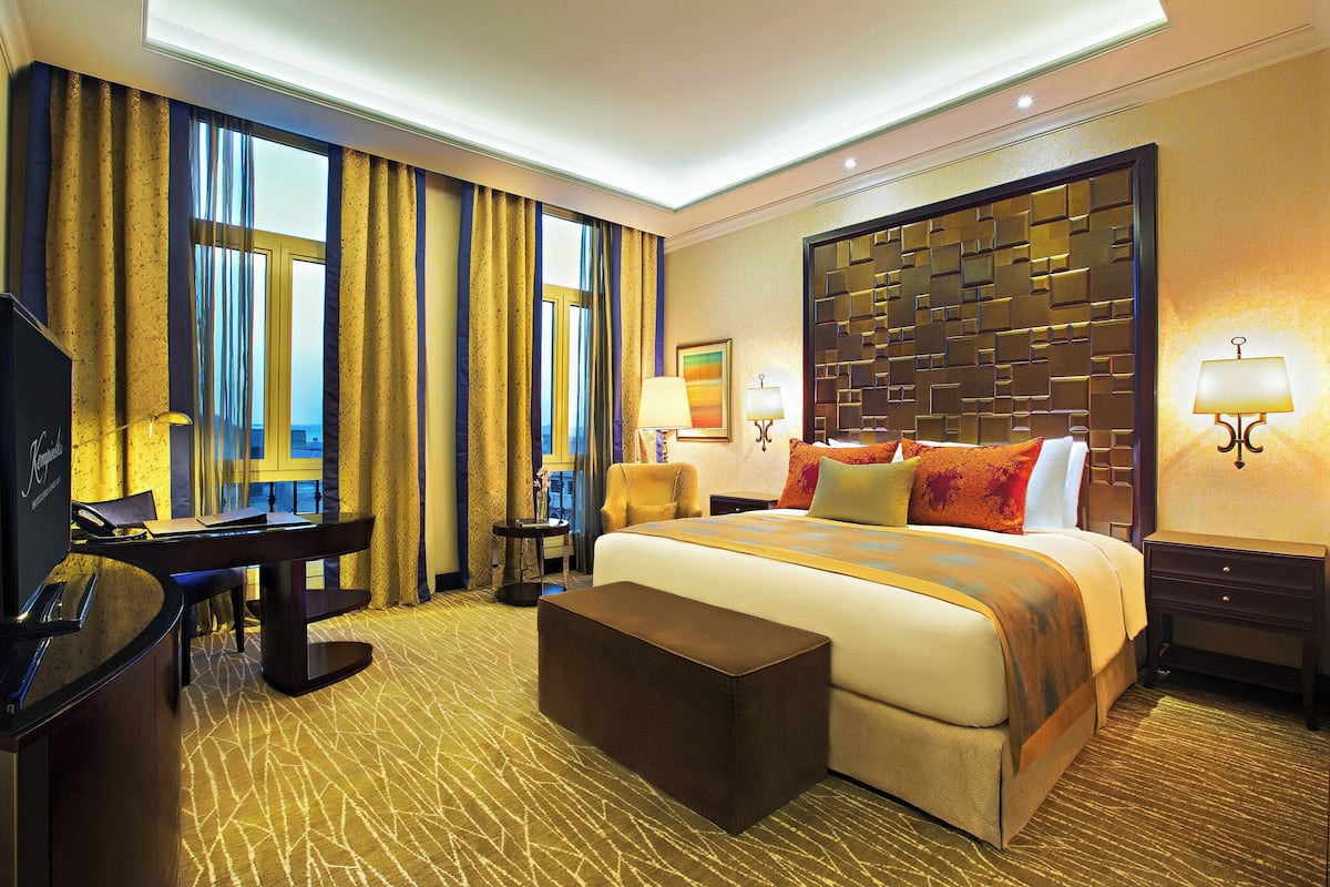 Deluxe Room, 1 Bedroom, Private Bathroom, City View (Deluxe City Room) | 1 bedroom, hypo-allergenic bedding, minibar, in-room safe