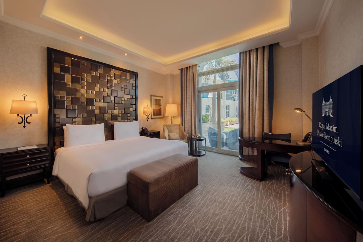 1 bedroom, hypo-allergenic bedding, minibar, in-room safe
