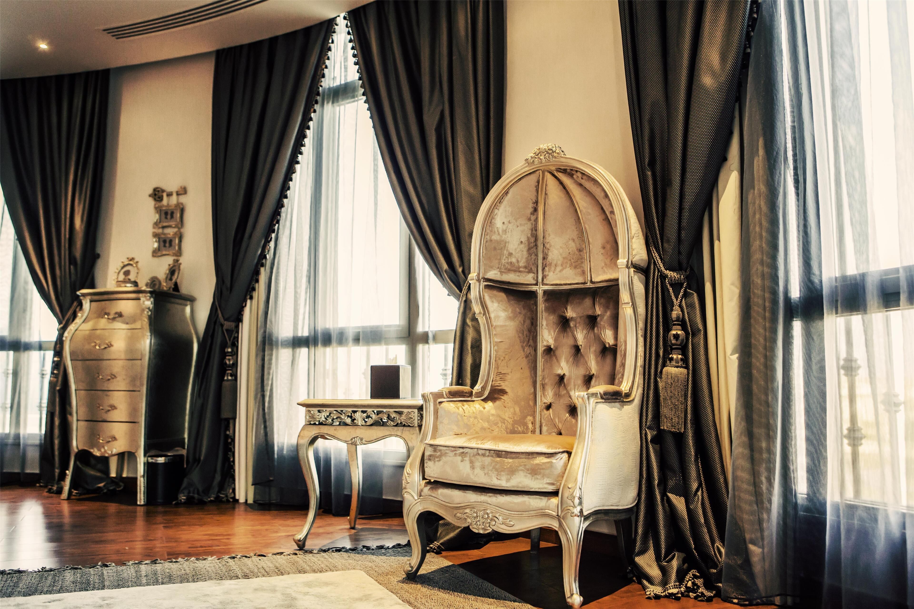 1 bedroom, hypo-allergenic bedding, minibar, in-room safe