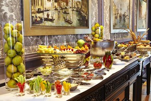 Daily buffet breakfast for a fee - Kempinski Palace Cairo (New Cairo)