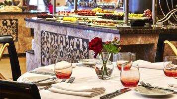 Daily buffet breakfast for a fee