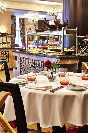 Daily buffet breakfast for a fee