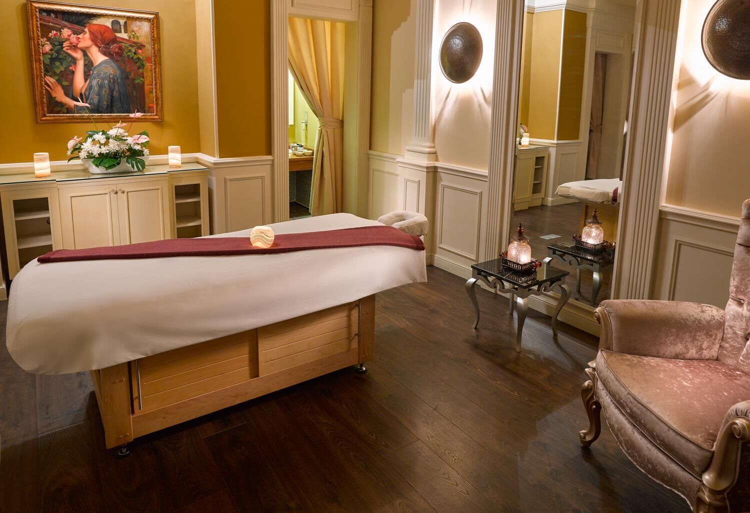 Couples treatment rooms, sauna, hot tub, steam room, body treatments