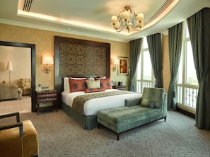 Hypo-allergenic bedding, minibar, in-room safe, individually decorated