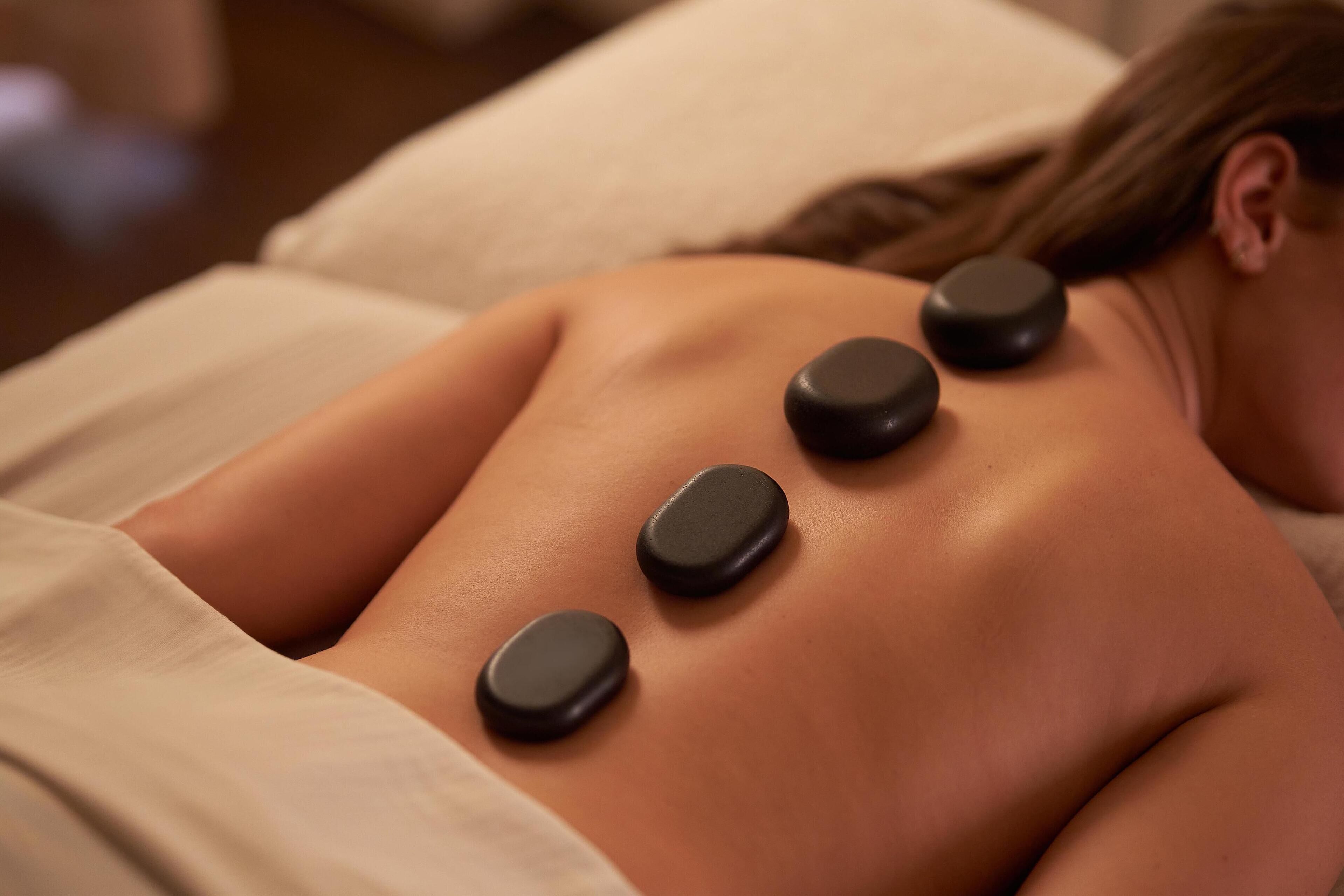Couples treatment rooms, sauna, hot tub, steam room, body treatments